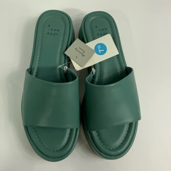 A New Day Women Platform Wedge Sandals Size 7.5 Slip On Green Slide - Picture 7 of 12
